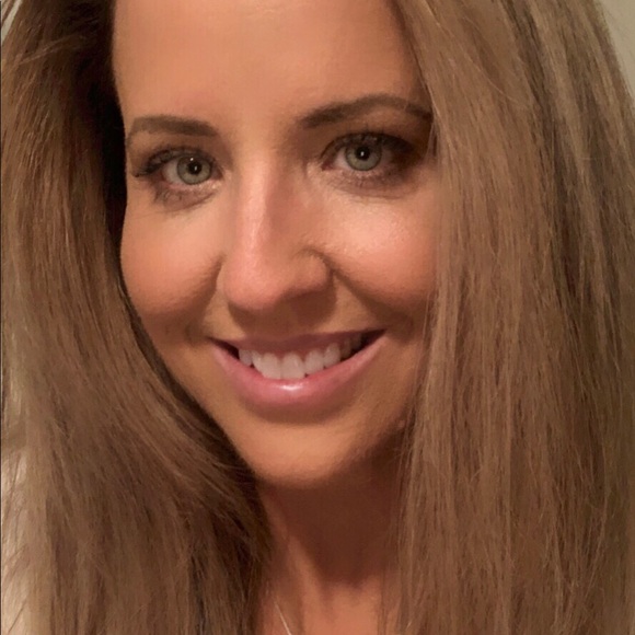 Meet your Posher, Becky - Picture 3 of 3